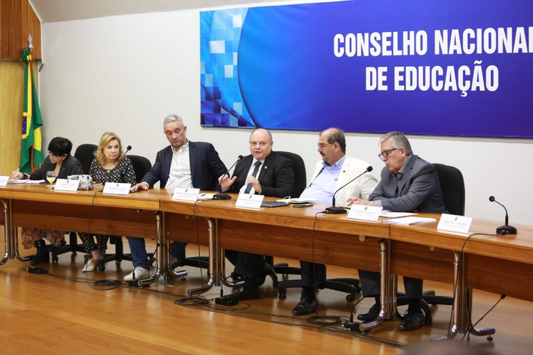 MEC e Conselho Nacional de Educação debatem Novo Ensino Médio