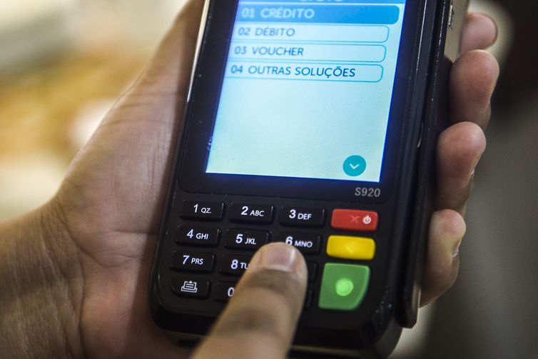 Milhões de brasileiros têm dificuldades de pagar suas dívidas