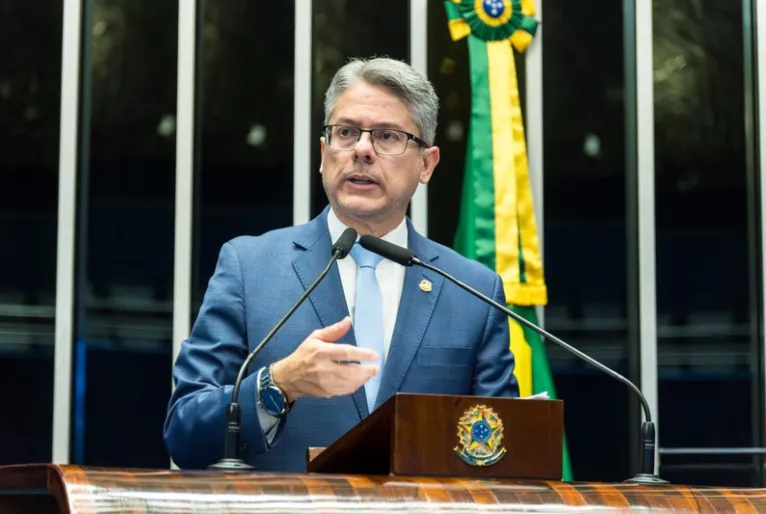 Alessandro Vieira participa do Roda Viva da Tv Cultura