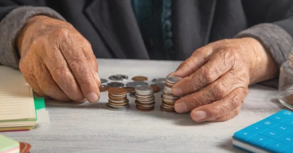 Mulher é condenada pela Justiça após gastar R$ 72 mil da avó em jogos 
