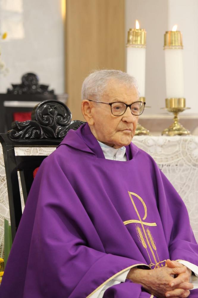 SIMPLESMENTE, MONSENHOR