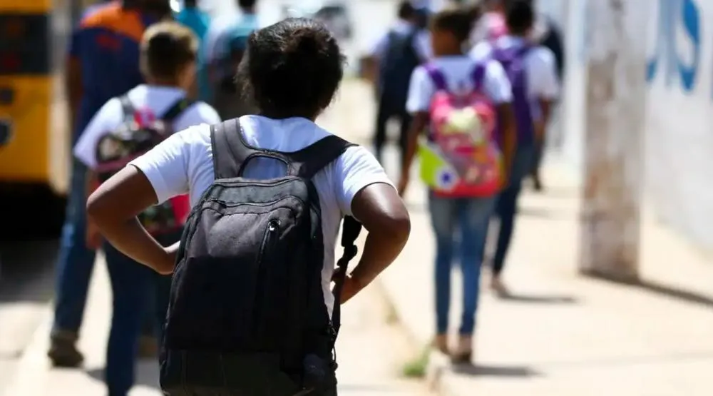 GOVERNO SANCIONA COM VETOS POLÍTICA NACIONAL DE ASSISTÊNCIA ESTUDANTIL
