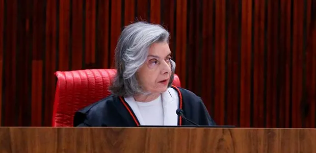 MINISTRA CARMÉM LÚCIA É REELEITA TITULAR DO TSE