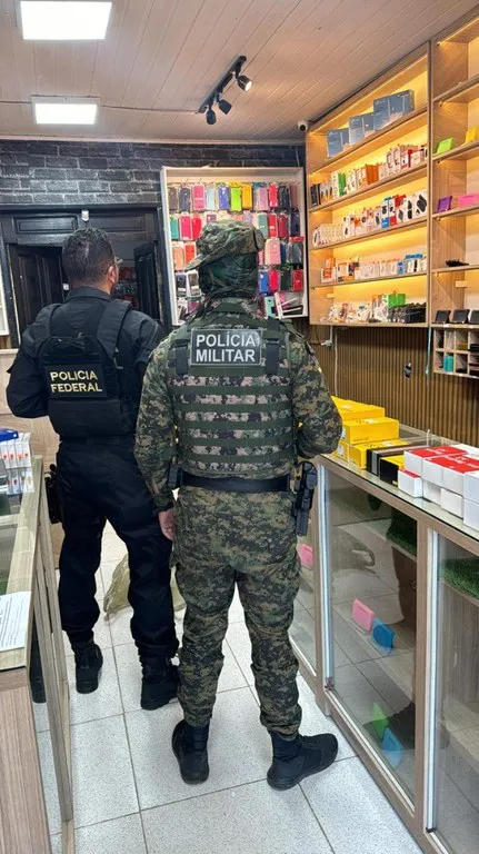 POLÍCIAS FEDERAL E MILITAR FAZEM OPERAÇÃO CONJUNTA CONTRA DESVIOS DE CARGA EM SERGIPE