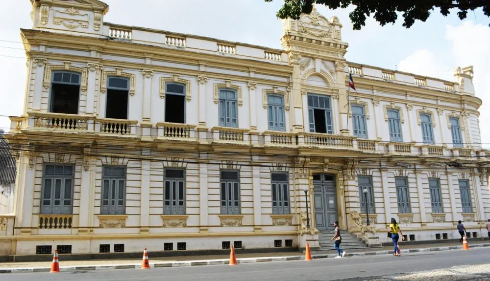 SEGUEM ABERTAS ATÉ O DIA 02 DE SETEMBRO AS INSCRIÇÕES PARA O CONCURSO PÚBLICO DE FEIRA DE SANTANA (BA)