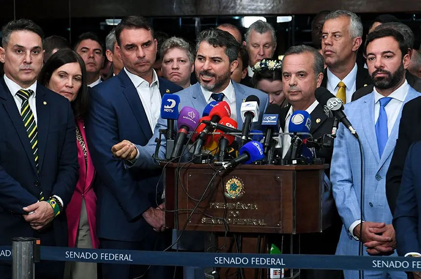 OPOSIÇÃO APRESENTA NOVO PEDIDO DE IMPEACHEMENT CONTRA ALEXANDRE DE MORAIS