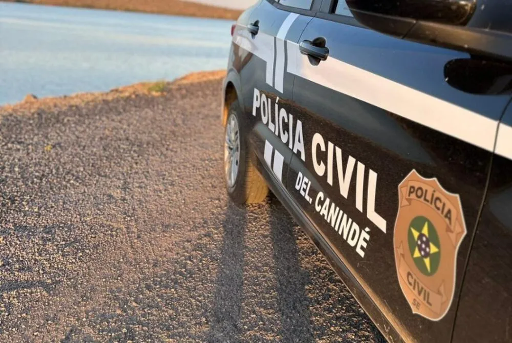 POLÍCIA CIVIL FLAGRA DISTRIBUIÇÃO DE SANTINHOS E APREENDE R$ 1,4 MIL EM CANINDÉ DE SÃO FRANCISCO