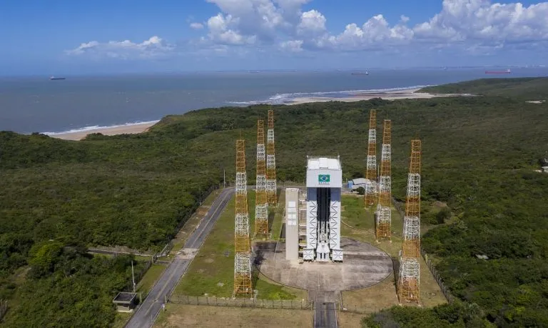 BRASIL CRIA ESTATAL PARA EXPLORAR PROJETOS AEROESPACIAIS
