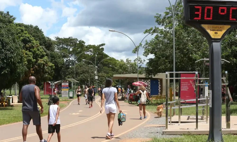EXERCÍCIOS FÍSICOS REGULARES AJUDAM NA PREVENÇÃO, TRATAMENTO E RECUPERAÇÃO DE CÂNCER