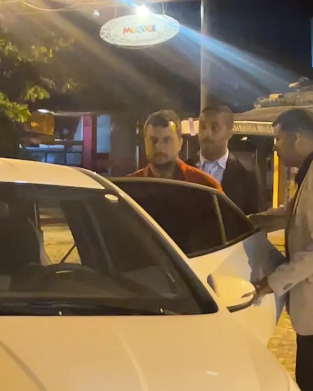 DELEGADO EM SURTO PSCÓTICO DISPARA ARMA DE FOGO EM VIA PÚBLICA