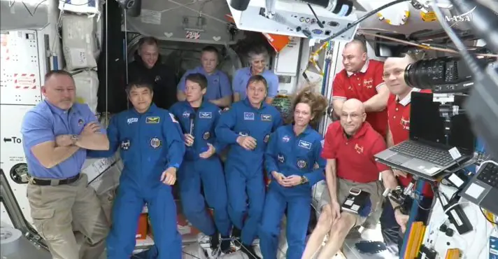 ASTRONAUTAS “PRESOS” NA ESTAÇÃO ESPACIAL SÃO RESGATADOS