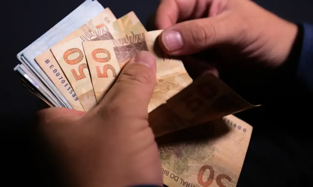 GOVERNO AINDA NÃO DEFINIU SE ANTECIPARÁ O 13º DE APOSENTADOS E PENSIONISTAS