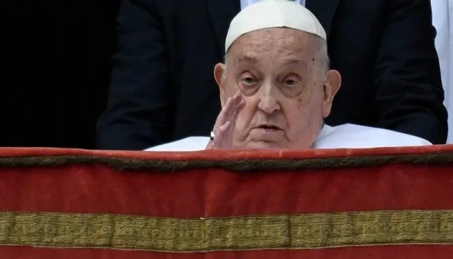 PAPA MORREU VITIMADO POR AVC, COMA E PARADA CARDIORRESPIRATÓRIA, DIZ VATICANO