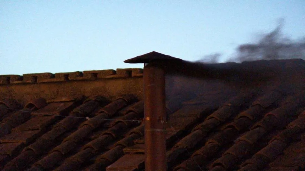 NO PRIMEIRO DIA DE CONCLAVE, CARDEAIS NÃO ELEGEM O NOVO PONTÍFICIE