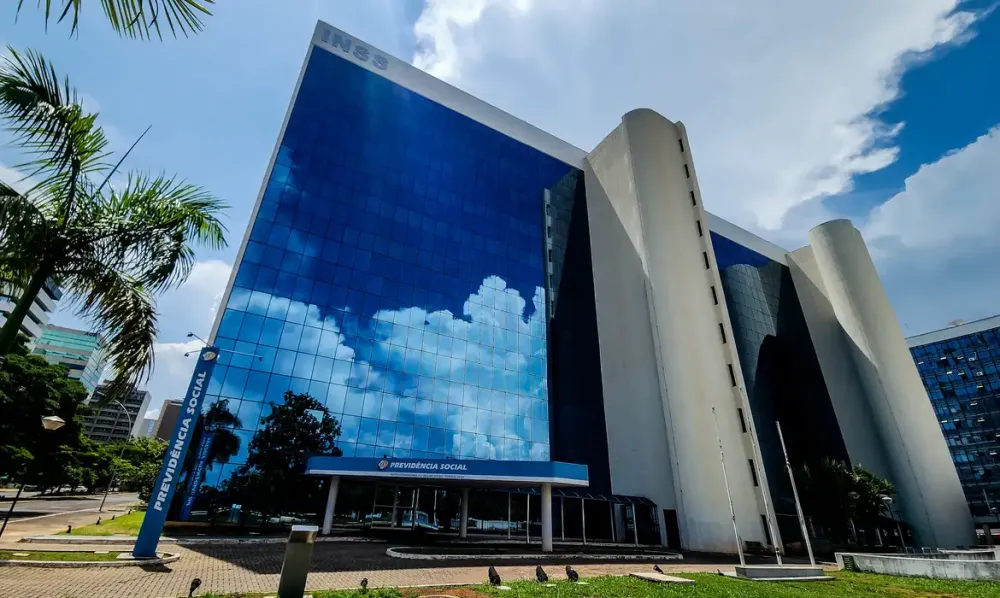 INSS DIVULGA CRONOGRAMA PARA DEVOLVER DESCONTOS ILEGAIS