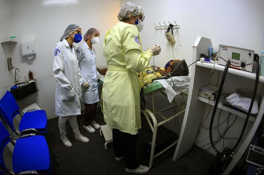TONTURAS E ZUMBIDOS PODEM TER CAUSAS EMOCIONAIS, DIZ PESQUISA