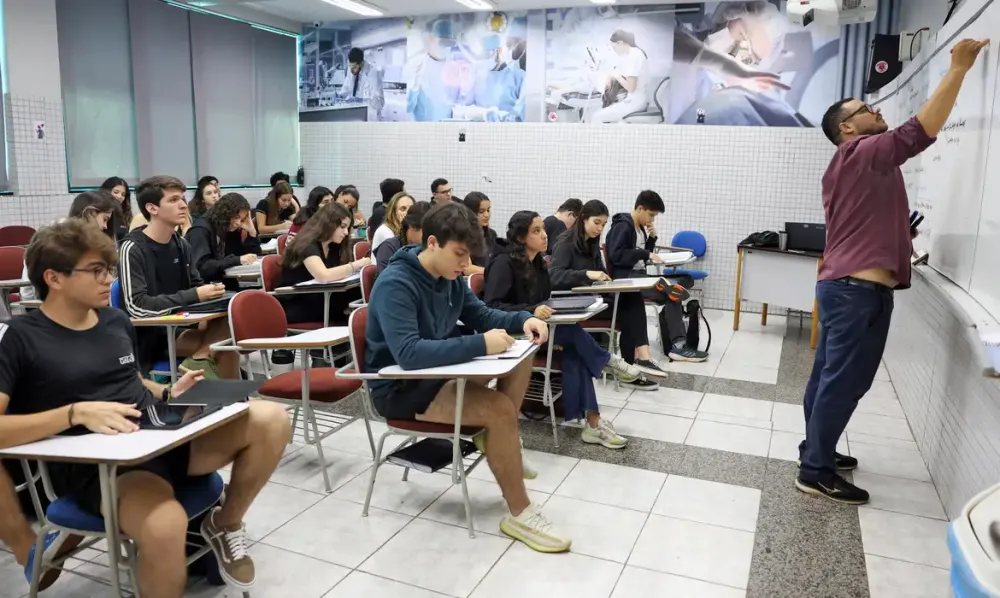 MEC PRORROGA PRAZO DE INSCRIÇÃO PARA O ENEM 2025