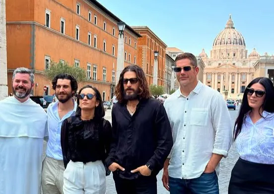 ELENCO DA SÉRIE THE CHOSEN TERÁ ENCONTRO COM O PAPA LEÃO XIV