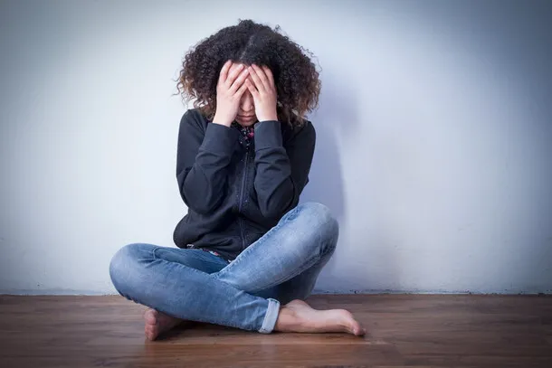 A cada 10 minutos, o Brasil registra um atendimento de adolescente por autoagressão