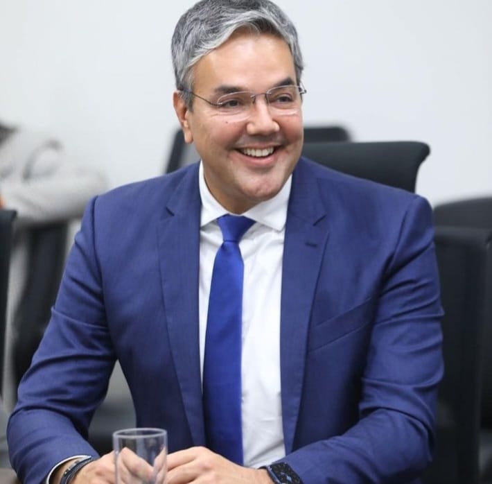 Sérgio Reis é empossado na ALESE