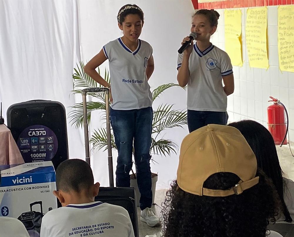 Proposta do Senador Romário proíbe que escolas públicas exijam material escolar